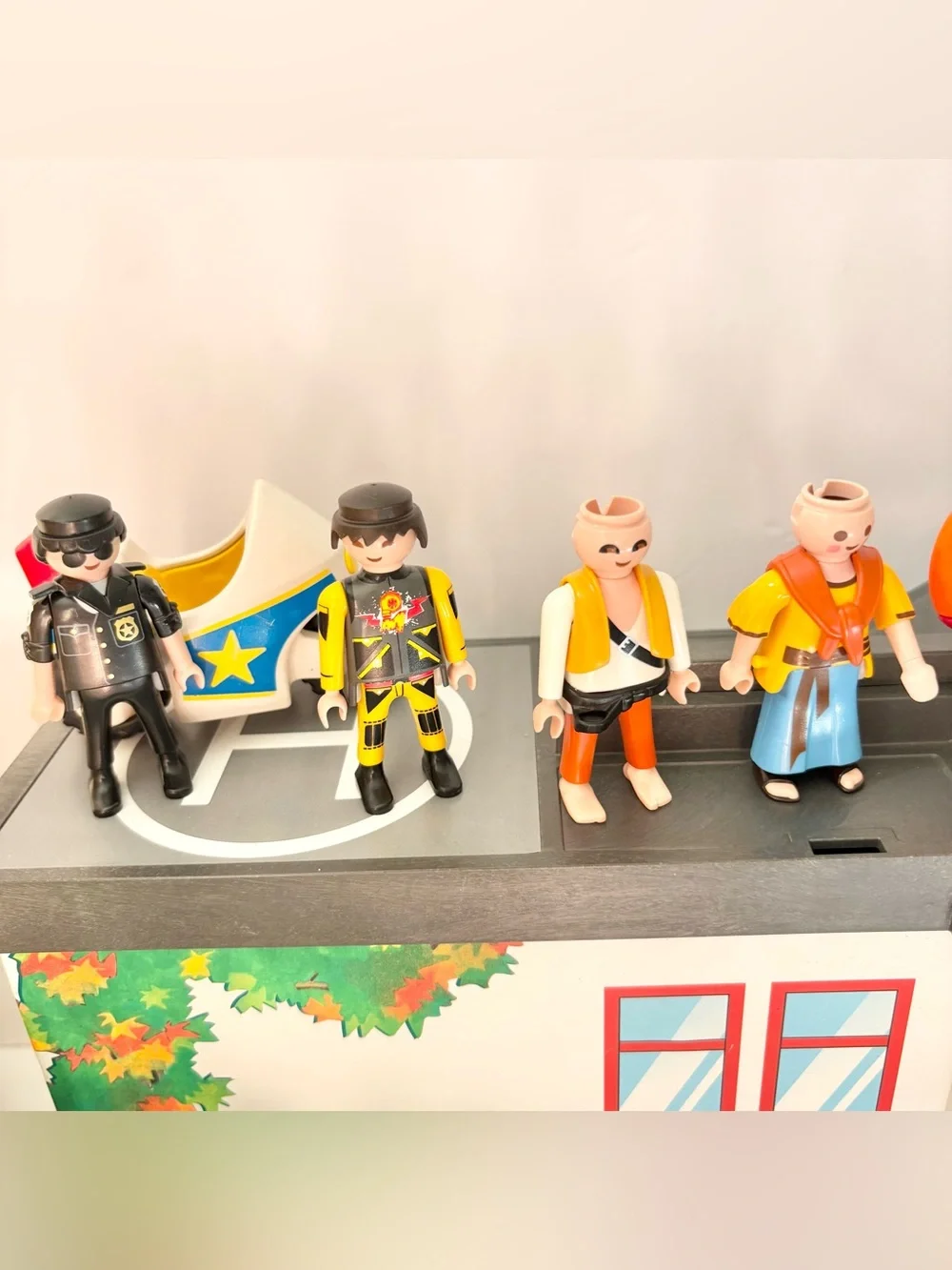 Playmobil Lot Medical Center Garbage Truck Figures Accessories
